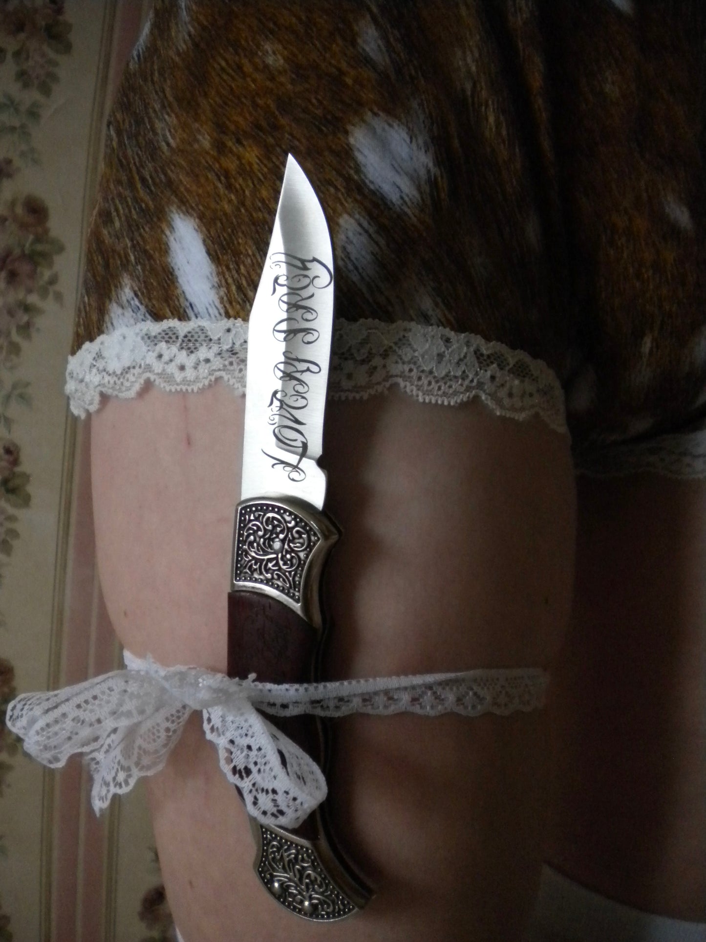 Lovers Prey Engraved Pocket Knife
