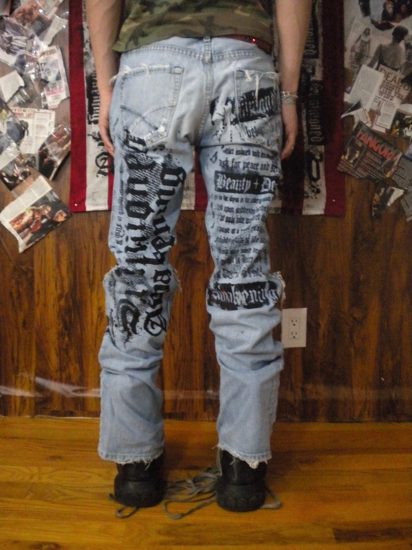 Summmoned Awakening Distressed Jeans Size 32