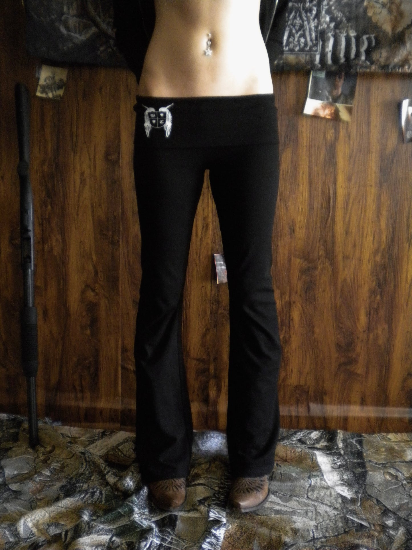 Gun Angel Low Rise Black Yoga Pant