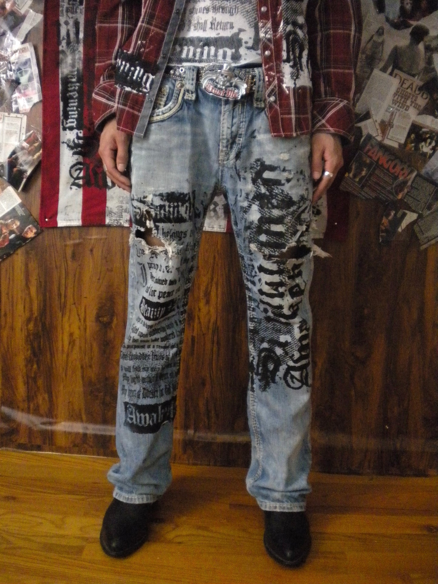 Summoned Awakening Light Wash Distressed Jeans Size 33