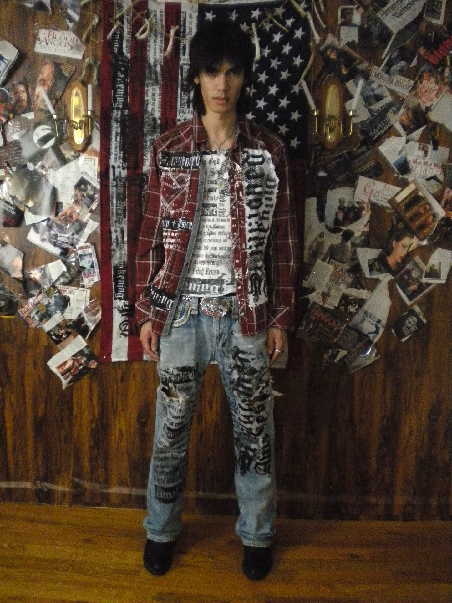 Summoned Awakening Light Wash Distressed Jeans Size 33